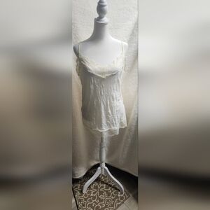 Elegant Cream Lace Trim Tank Top Size: XXL